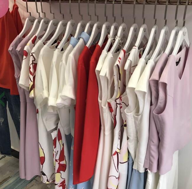 廣州服裝批發(fā)市場(chǎng)有哪些貨可以選擇,開服裝店前先定位