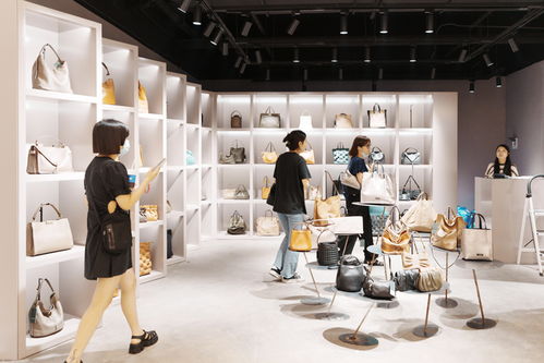 韓國(guó)apm luxe項(xiàng)目試業(yè) 廣州又多了一個(gè)寶藏級(jí)服裝批發(fā)好去處